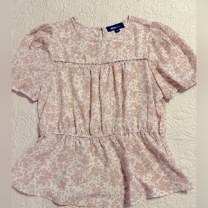Cute light pink puff sleeve blouse